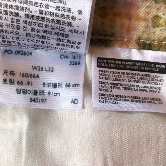 LEVI’S PRINTED DENIM - Picture 8 of 8